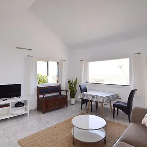 https://casa-famara.in-canary-islands.com